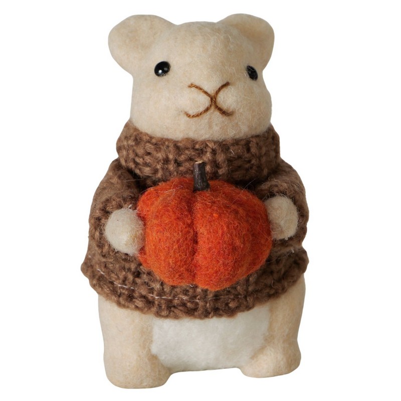Criceto fatto a mano in lana cotta con maglione marrone e zucca, ideale come decoro autunnale